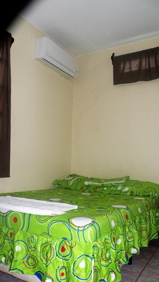 Ac Room 2 Persons Hospedaje Don Wilfredo 산 후안 델 수르 외부 사진